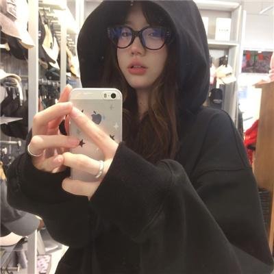 春闺三凤